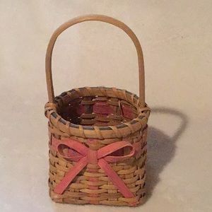 Lovely little bow basket